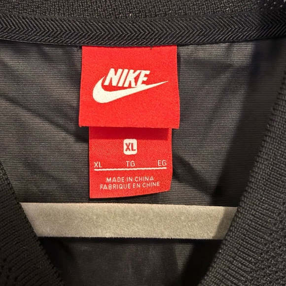 Men’s Nike Bomber Jacket - Picture 3 of 3